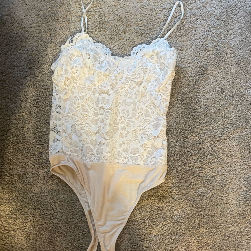 Lulus white floral bodysuit
